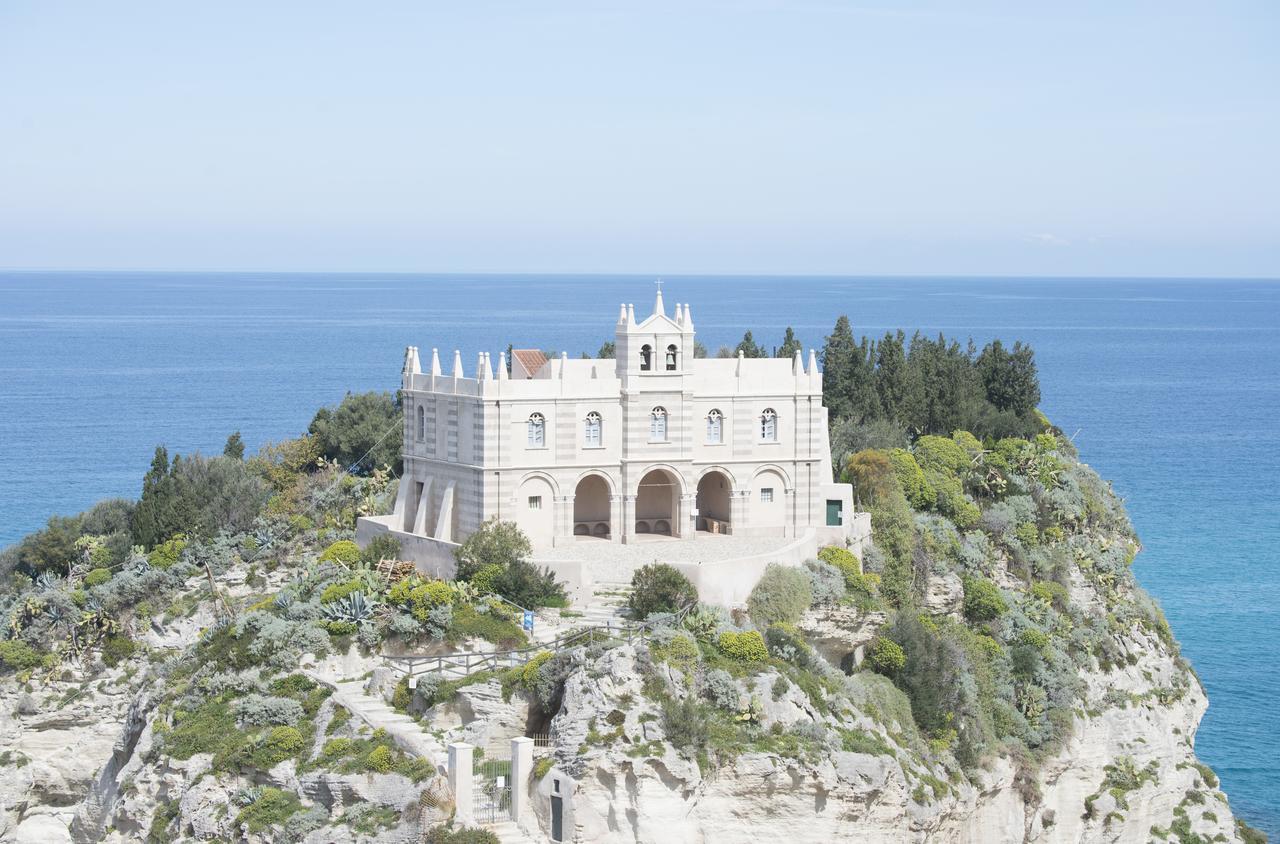 B&B Sunlight Tropea Bagian luar foto