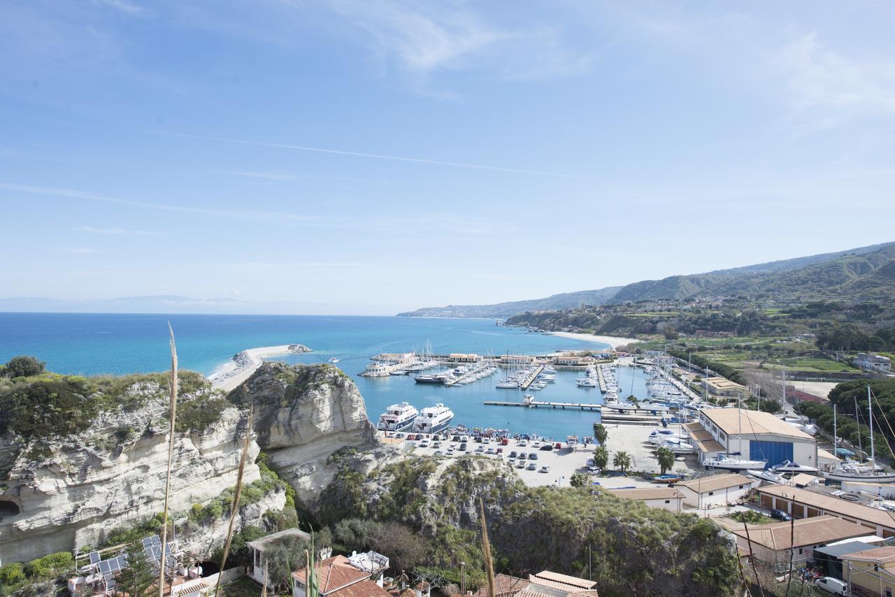 B&B Sunlight Tropea Bagian luar foto